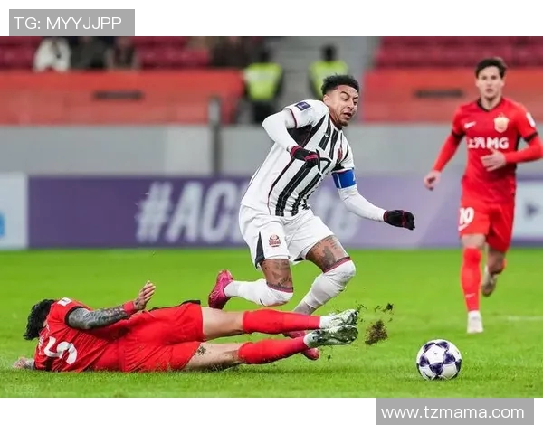 膝盖结构独特的足球明星如何在赛场上展现非凡才华与技巧